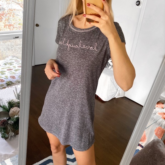 🌙 LAURA ASHLEY ‘LOVE LAUGH LIVE’ SHORT SLEEVE NIGHTIE DRESS! - Picture 2 of 8